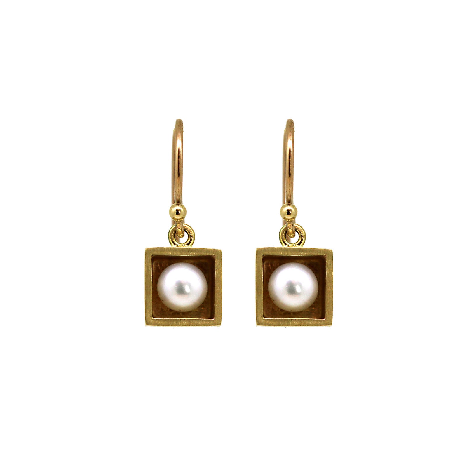 Pearl box earrings, Akoya pearls and yellow gold