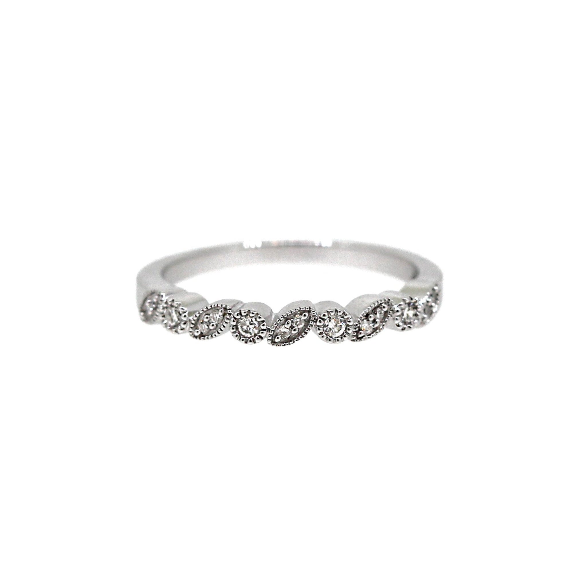 Leaf pattern diamond ring